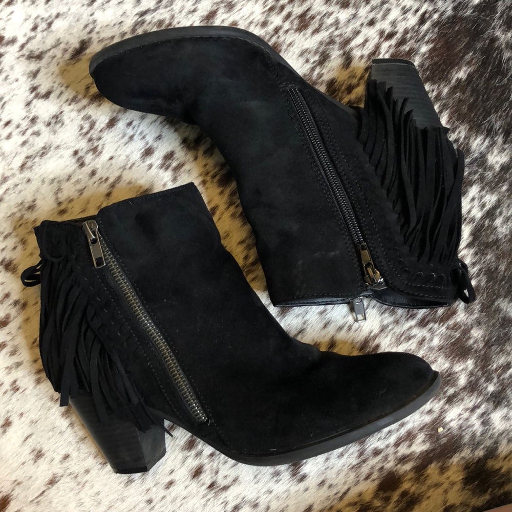 Adorable black fringe heeled booties